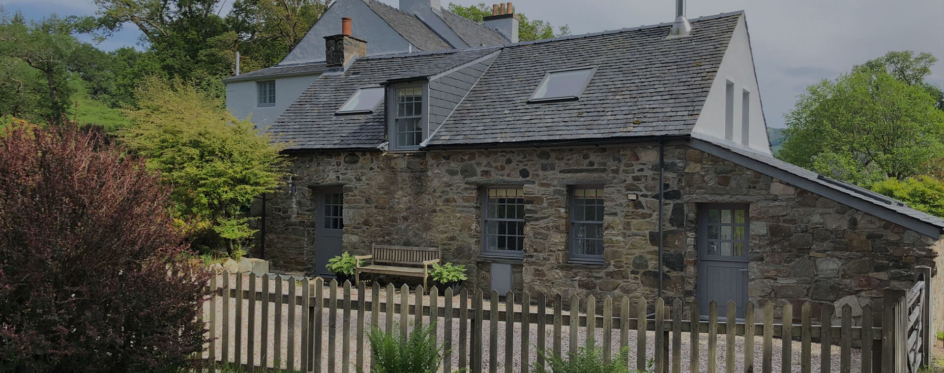 Luxury cottages in Argyll at Loch Awe and Loch Fyne. Stunning locations